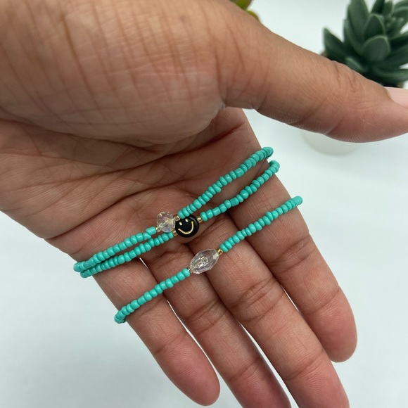 Handmade Trendy Glass Bead Bracelets with Smiley Face - Picture 4 of 5